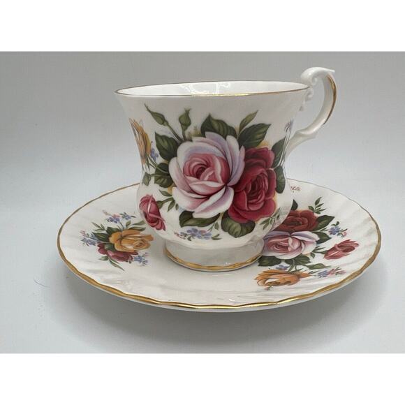 Royal Dover Vintage Fine Bone China Teacup and Saucer, Made in England - Picture 1 of 7